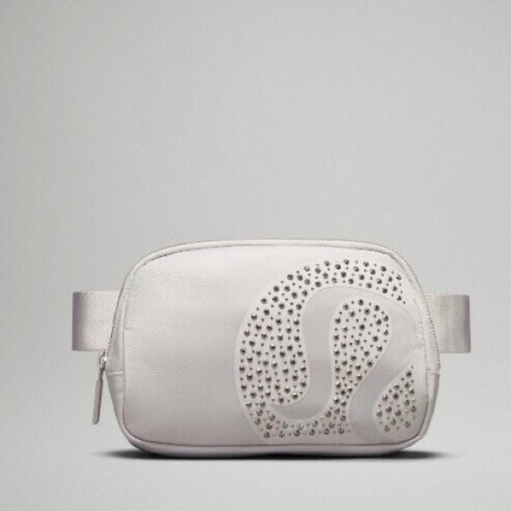 Lululemon Everywhere Belt Bag 1L Crystal Logo Gray NWT Limited Edition